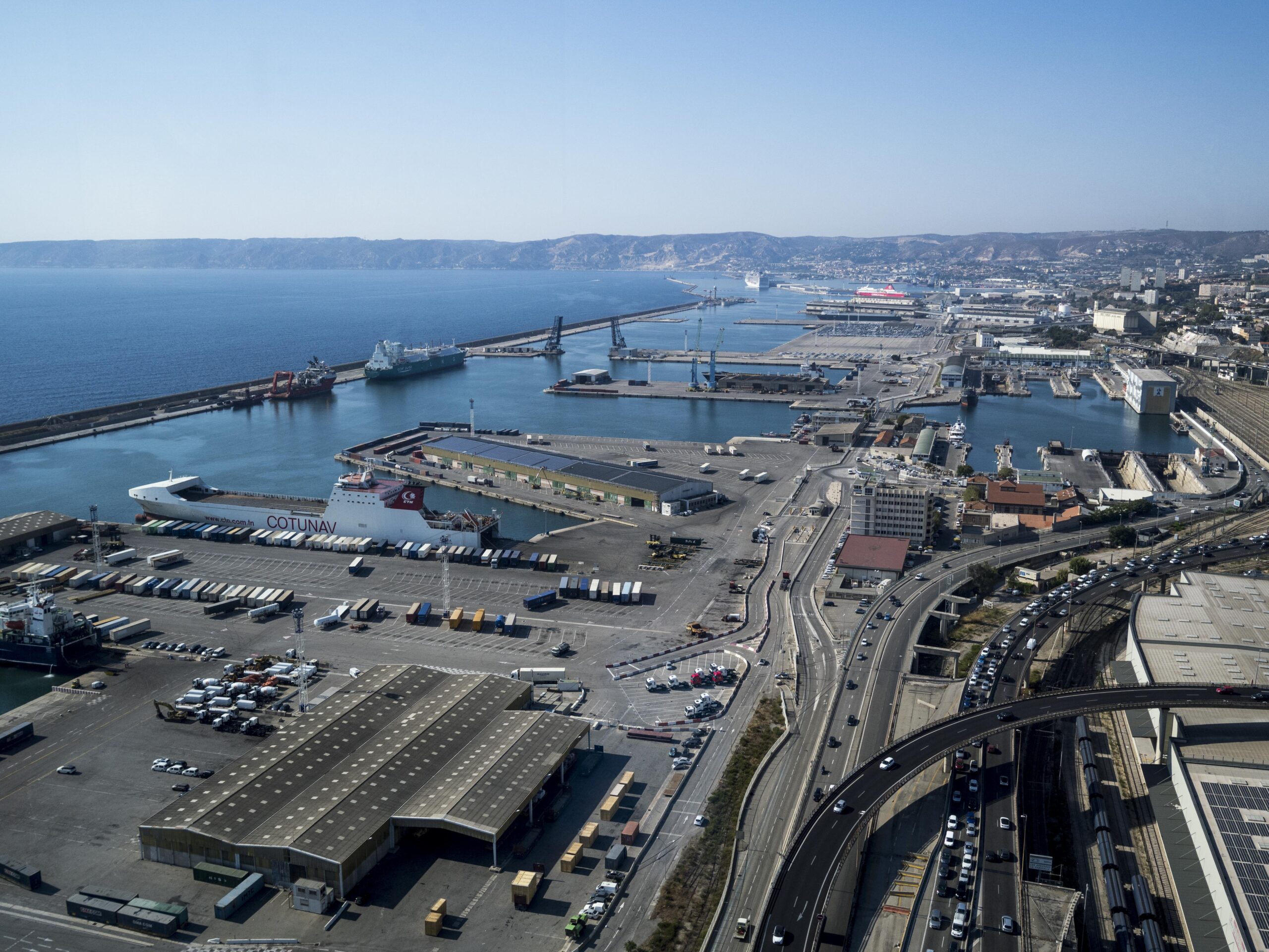 Vue du port de Marseille du haut de la tour CMA-CGM. 09/09/2016 ©Arnold Jerocki/Divergence
