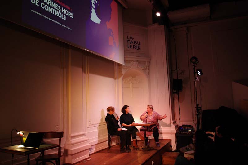 Sandrine Bouchait, la présidente de l’Union nationale des familles de féminicides (UNFF), interviewée sur scène à Mediavivant. Marseille, 6 février 2025. Crédit : JB Mouttet